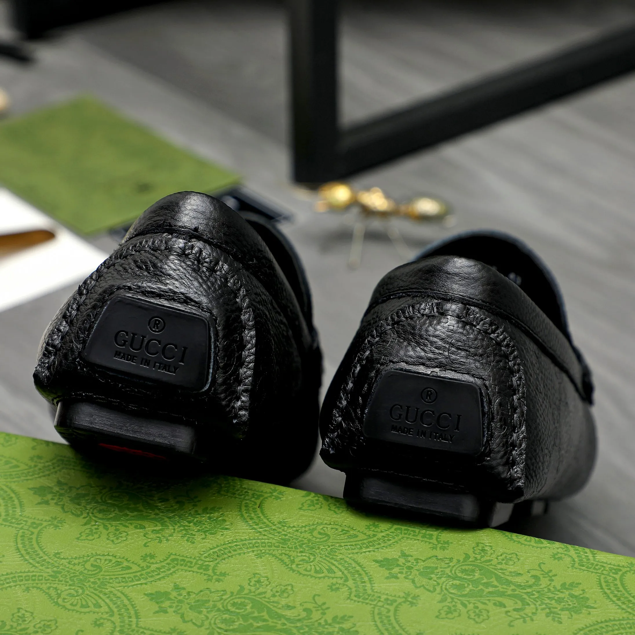 Men's shoes💰p420 Product trademark: GUCCI (Gucci) casual slip-on men's shoes Regular size: 38-44 Product material: Selected pebbled cowhide embossed upper, sheepskin lining, rubber outsole
